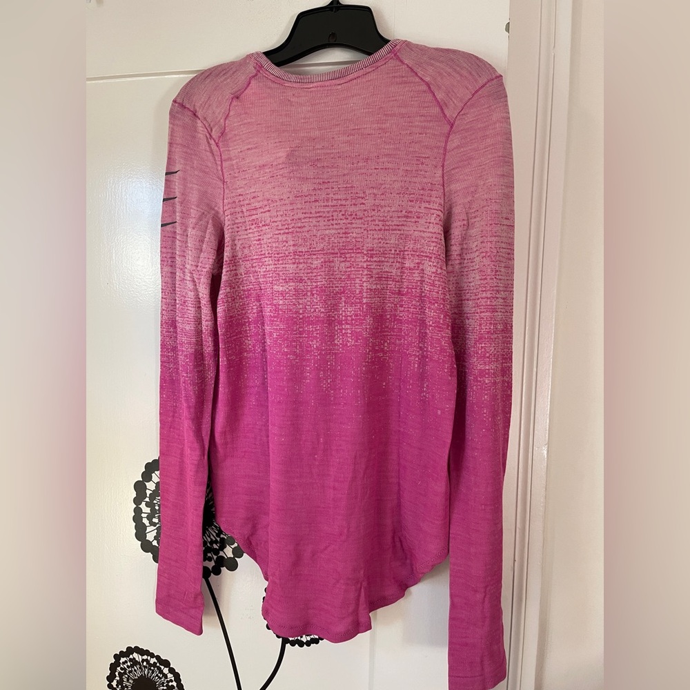 Nike Dri-FIT Advance Run Division Womens Long-Sleeve Top with Thumb Holes Lg NWT